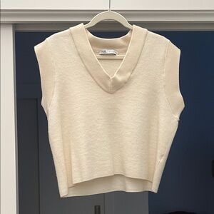 Zara Cream V-Neck Sleeveless Sweater Vest